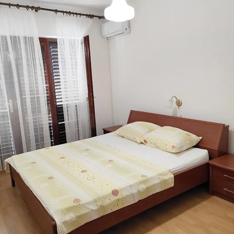 Apartments Lidija Lopar