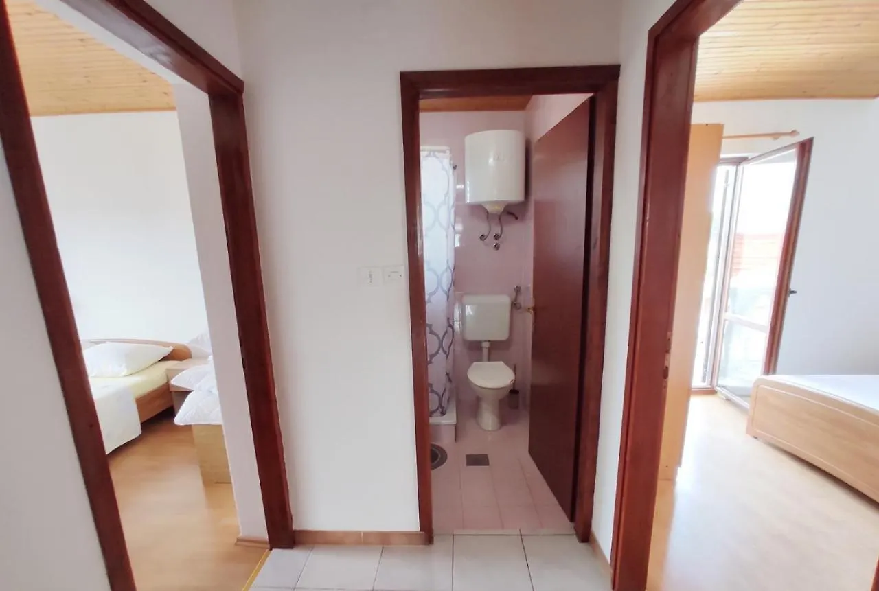 Apartments Lidija Lopar