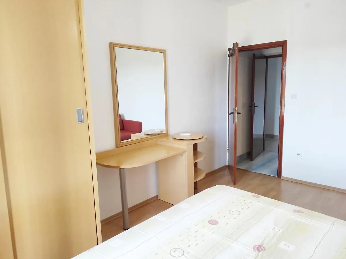 Guest house Apartments Lidija Lopar