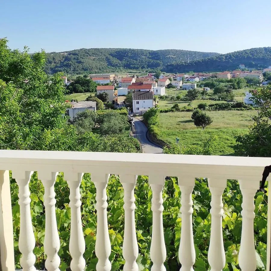 Apartments Lidija Lopar Guest house