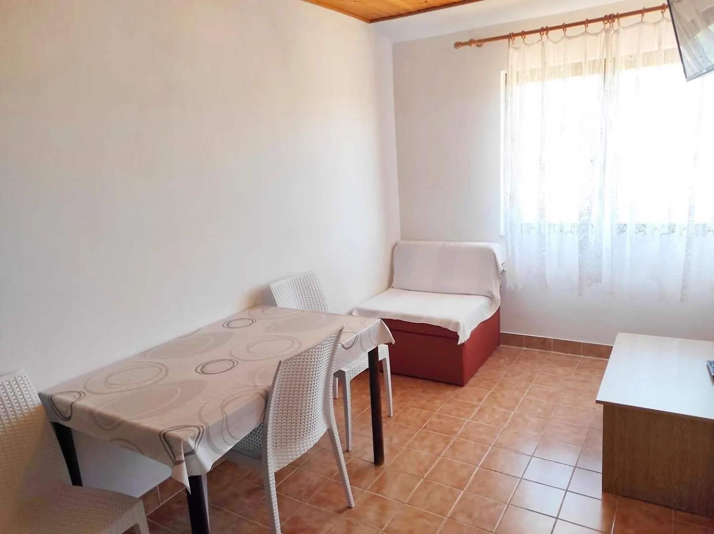 Guest house Apartments Lidija Lopar